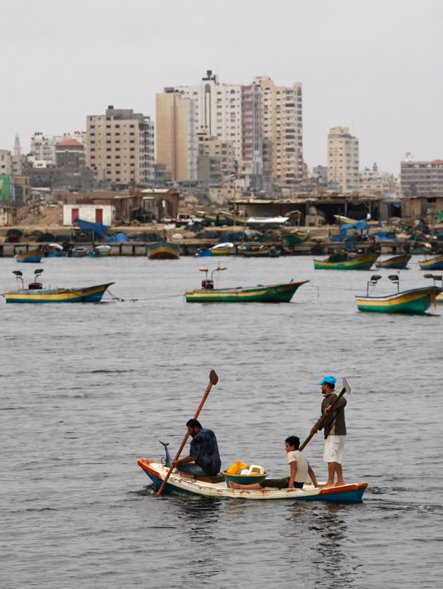 Palestinian fishermen.jpg