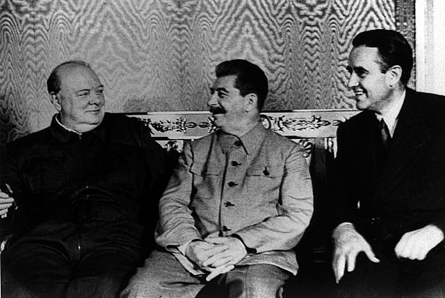  Churchill, Stalin, Harriman.jpg