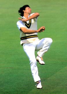 Imran Khan bowling.jpg