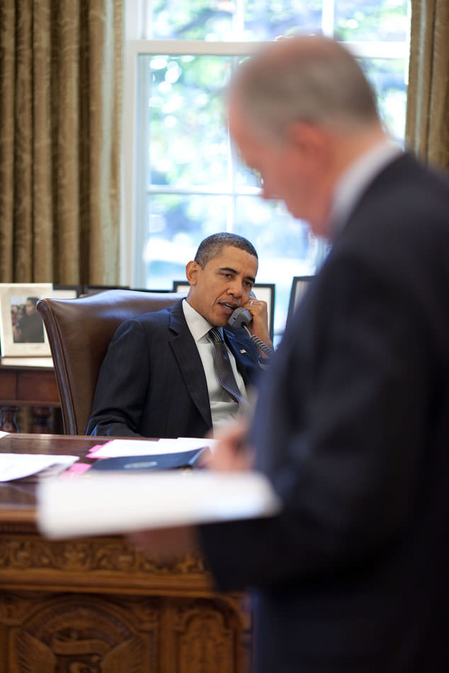 Obama telephoning Saleh.jpg