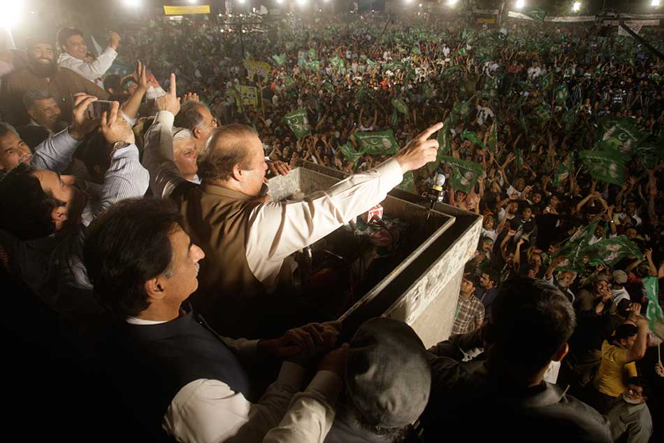 Sharif in Lahore 2013.jpg