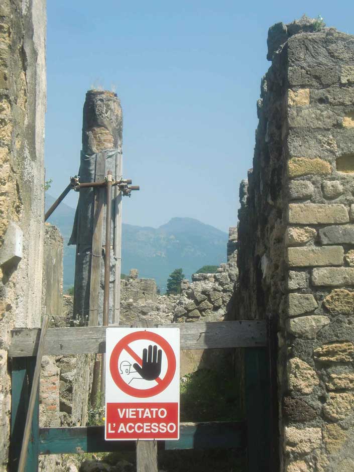 Pompeii Sign.jpg