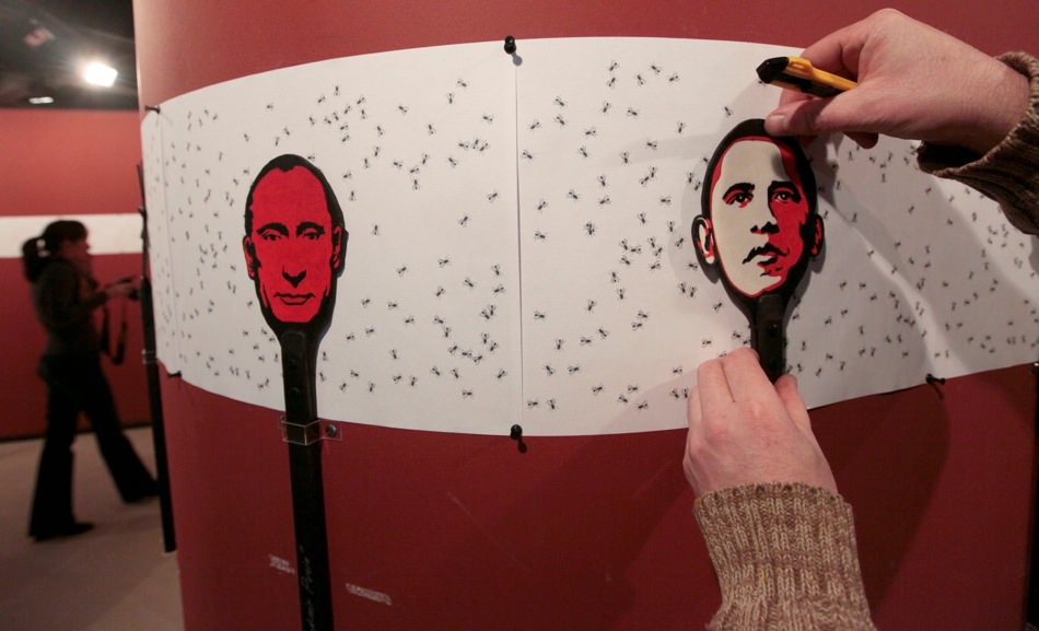 Putin and Obama art installation.jpg