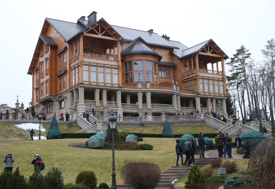 Yanukovich villa.jpg