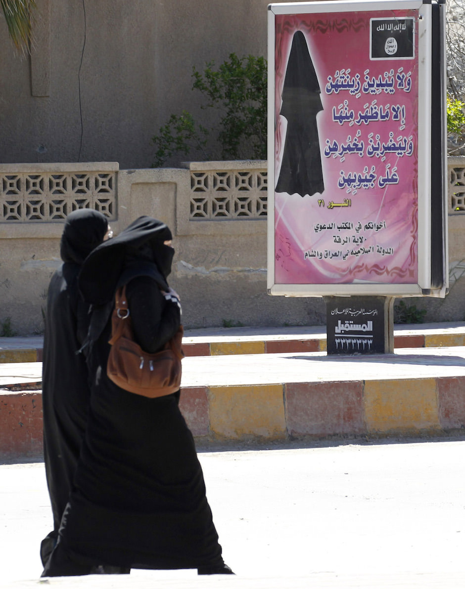niqab Raqqa.jpg