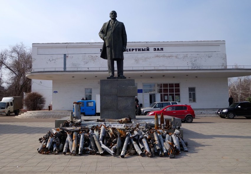Lenin and missiles, Pervomaysk.jpg