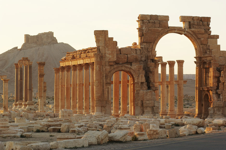 Palmyra triumphal arch.jpg