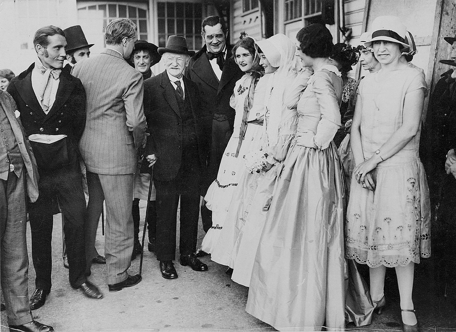 Thomas Hardy with members of the Barnes Theatre Company’s production of The Mayor of Casterbridge, Weymouth, Dorset, 1926