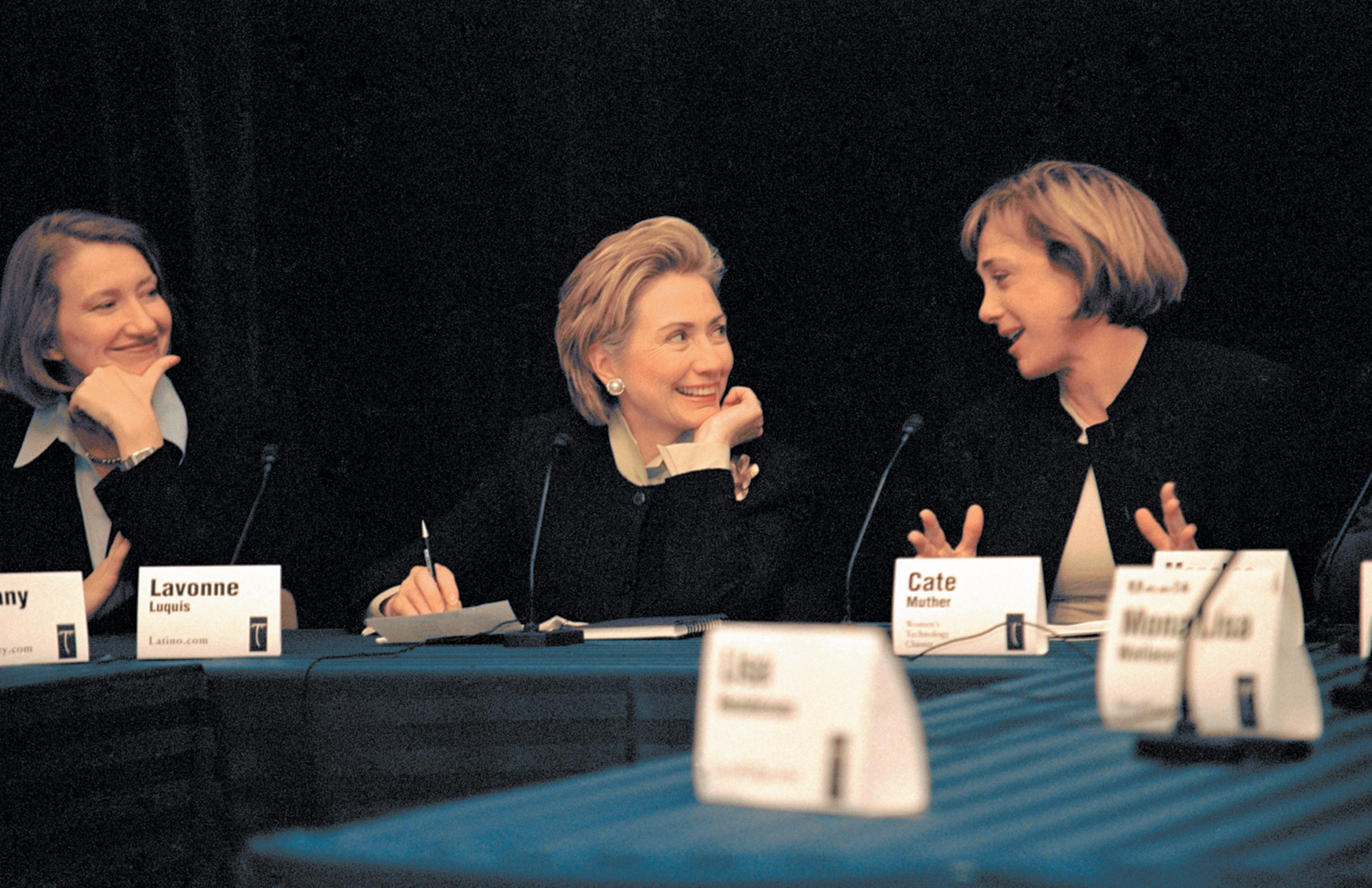 Hillary Clinton at a roundtable discussion about women and technology, San Francisco, March 2000. At left is Lavonne Luquis, cofounder of the Internet start-up Latino.com; at right is Cate Muther, founder of the Women’s Technology Cluster (now called Astia), an incubator for female entrepreneurs in the high-tech industry.