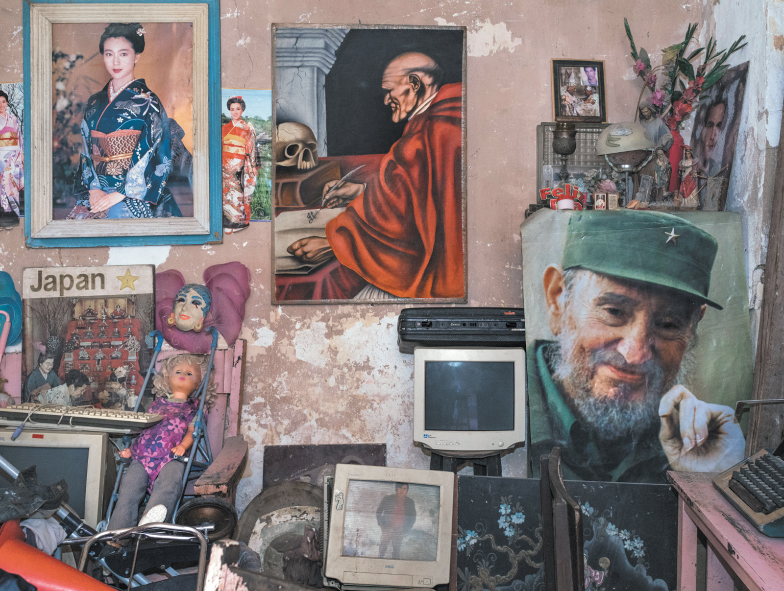 A living room in Havana with a poster of Fidel Castro at right, 2015; photograph by Carl De Keyzer from his book Cuba, La Lucha, which includes an essay by Gabriela Salgado and has just been published by Lannoo. His photographs are on view at the Roberto Polo Gallery, Brussels, through May 15.