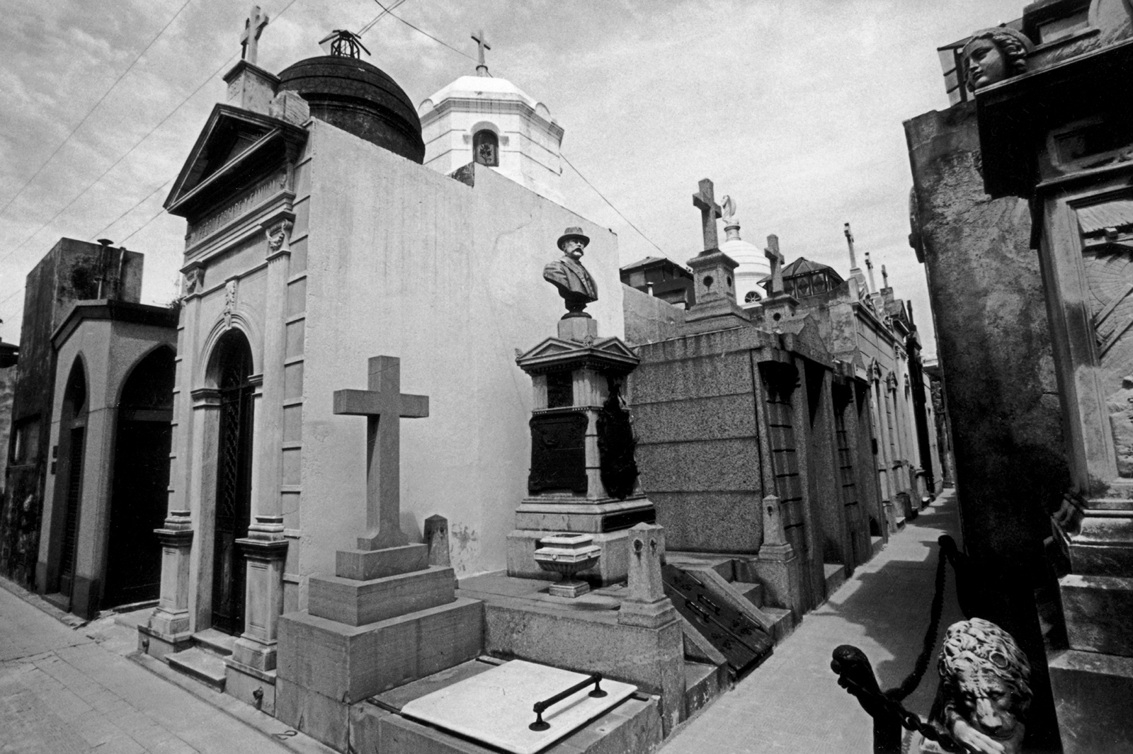 La Recoleta Cemetery, Buenos Aires, Argentina, 2002 