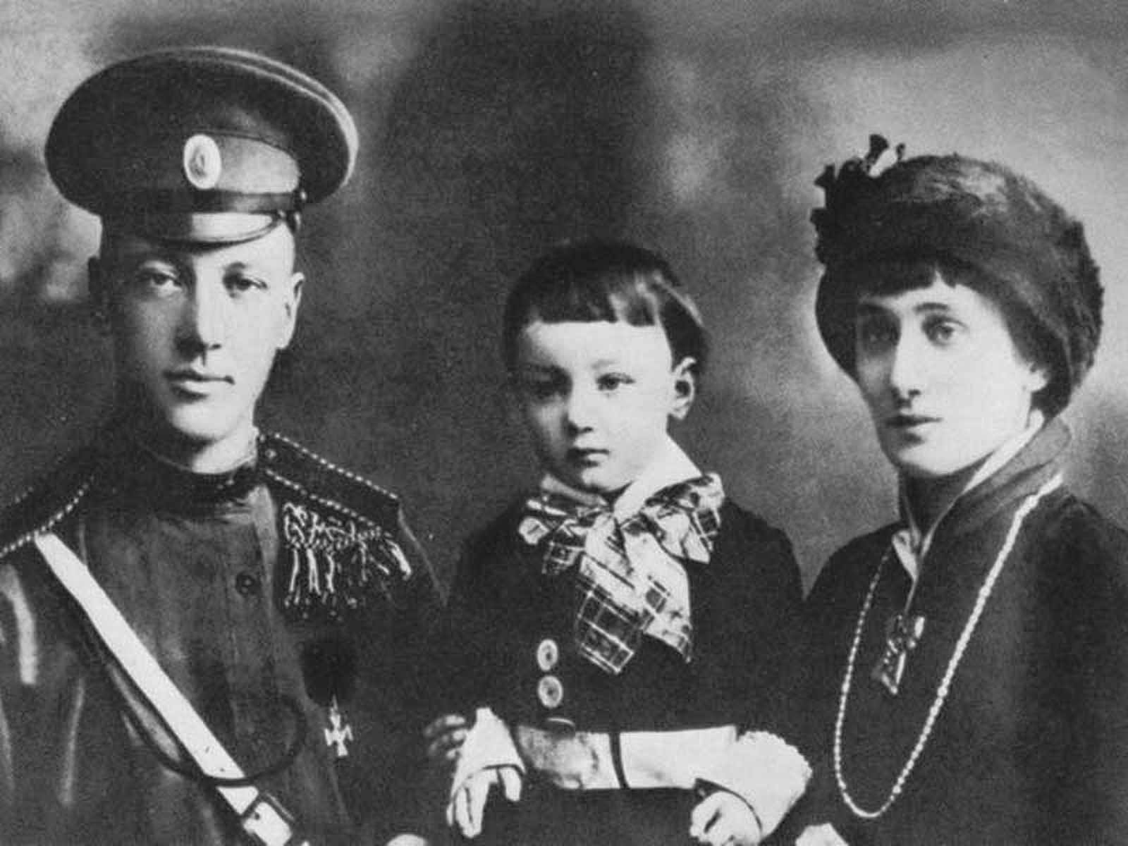 Lev Gumilev with his parents, Nikolai Gumilev and Anna Akhmatova, 1916