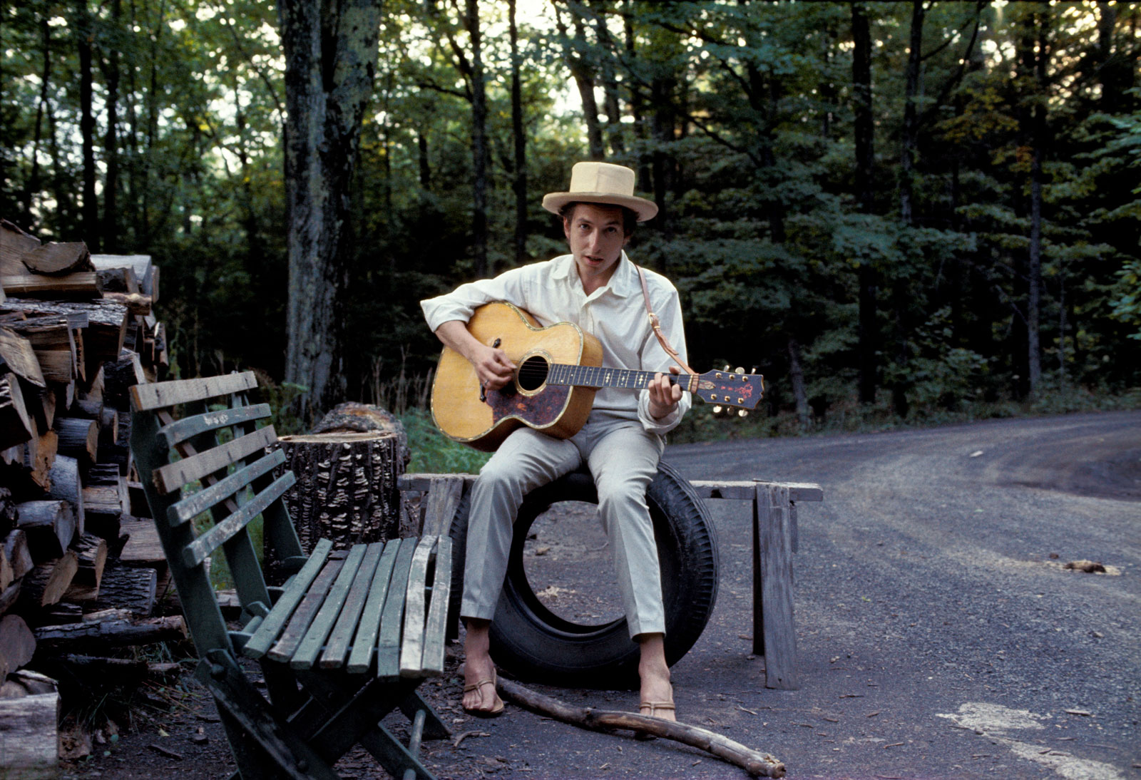 Bob Dylan outside his Byrdcliff home, Woodstock, New York, 1968