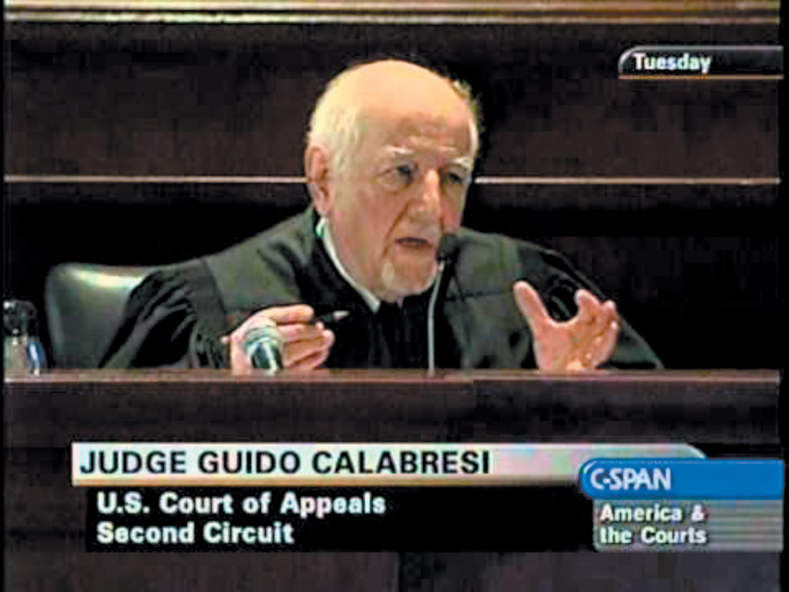 Judge Guido Calabresi during arguments in Arar v. Ashcroft, New York City, December 2008. The court ruled that Maher Arar—a Canadian citizen who was wrongly deported by the US to Syria, where he was held for a year and subjected to torture—had no right to sue US government officials. In his dissent, Calabresi argued that ‘when the history of this distinguished court is written, today’s majority opinion will be viewed with dismay.’