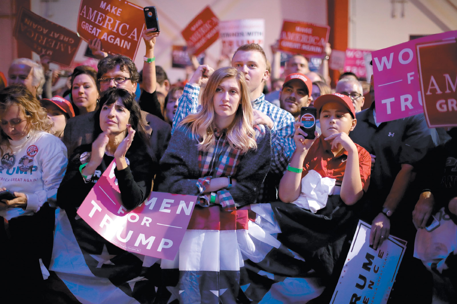 Supporters of Donald Trump at the Pittsburgh International Airport campaign rally, November 2016