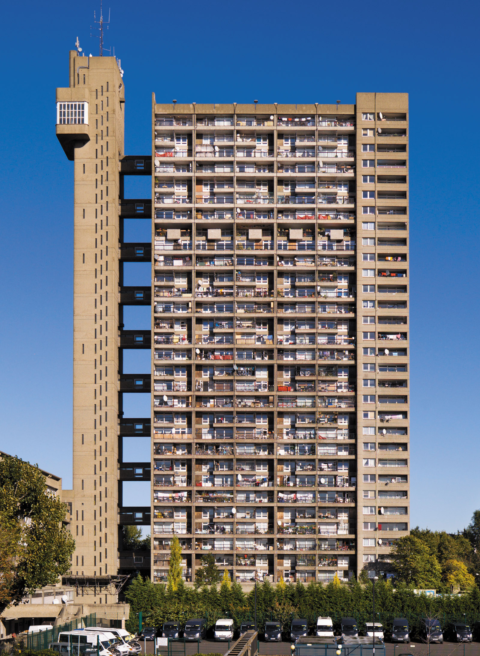 Trellick Tower, a thirty-one-story apartment block in North Kensington, London, designed by Ernő Goldfinger, 1966–1972; from Elain Harwood’s Space, Hope, and Brutalism: English Architecture, 1945–1975