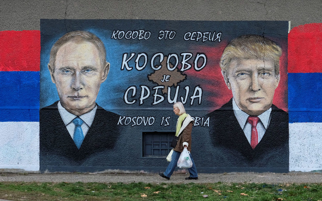 A mural of Russian President Vladimir Putin and US President Donald Trump in Belgrade, Serbia, December 4, 2016