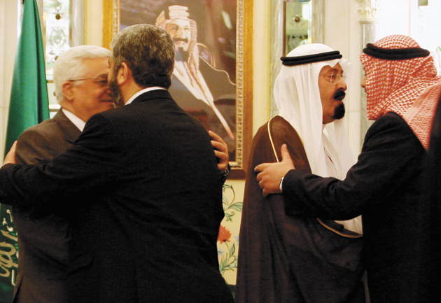 Palestinian President Mahmoud Abbas, Hamas leader Khaled Mashaal, Saudi Arabian King Abdullah, and Hamas Prime Minister Ismail Haniyeh during talks between rival Palestinian factions, Mecca, February 8, 2007
