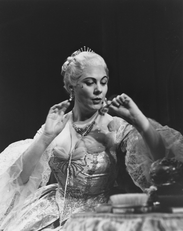 Renata Tebaldi in the title role of Puccini’s Manon Lescaut,  Metropolitan Opera, New York City, 1958