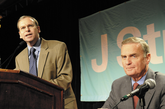 Jeremy Ben-Ami, the executive director of J Street, and National Security Adviser General James Jones at the J Street Conference in Washington, D.C., October 27, 2009
