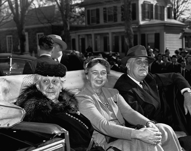 President Franklin Delano Roosevelt with his mother, Sara Delano Roosevelt, and his wife, Eleanor Roosevelt, Hyde Park, New York, November 1940
