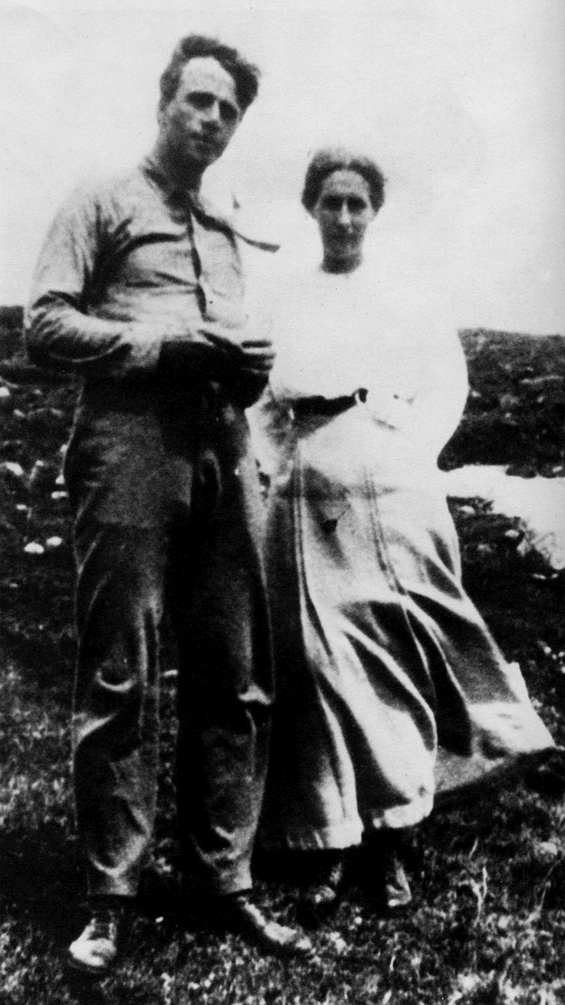 Robert Frost and his wife, Elinor, in Plymouth, New Hampshire, 1911
