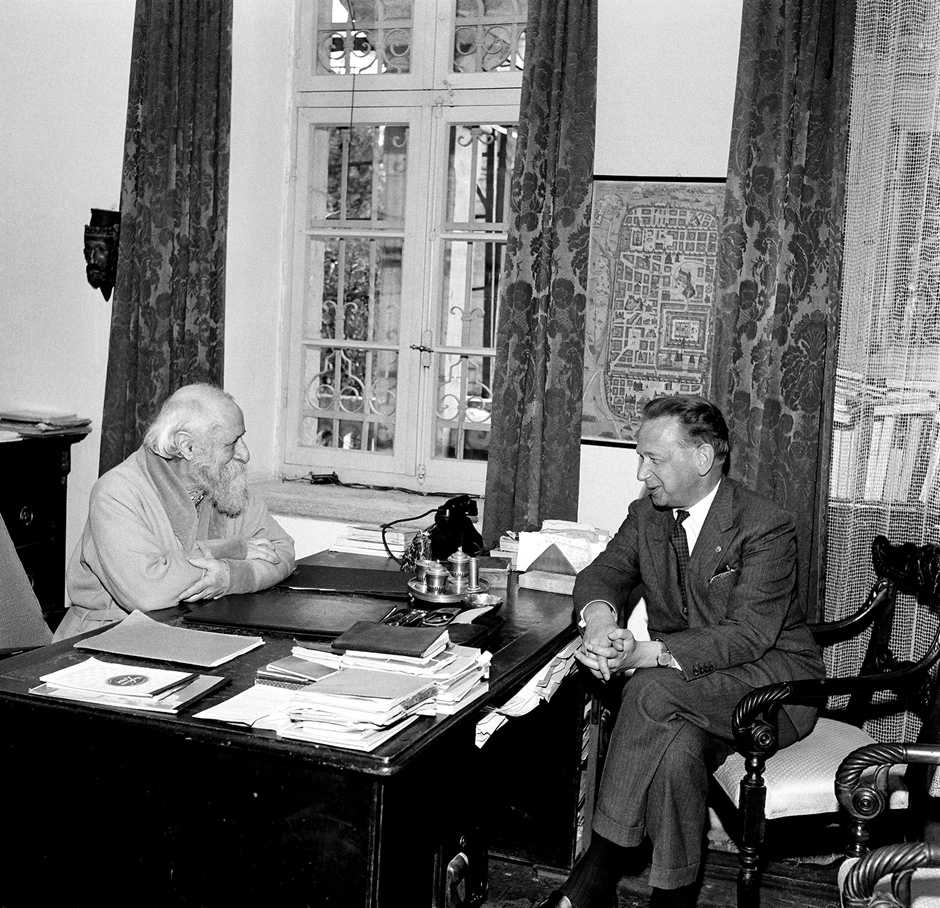 Dag Hammarskjöld (right) and Martin Buber, Jerusalem, January 2, 1959