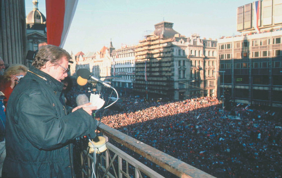 Václav Havel addressing a crowd in Wenceslas Square, Prague, December 10, 1989