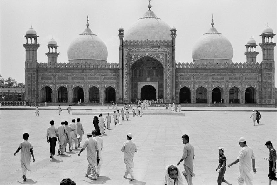 The Badshahi Mosque in Lahore's old city, Pakistan, 1988