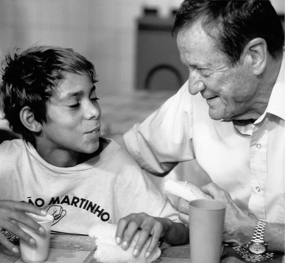 UNICEF’s executive director Jim Grant at the São Martinho children’s shelter, Rio de Janeiro, Brazil, 1992