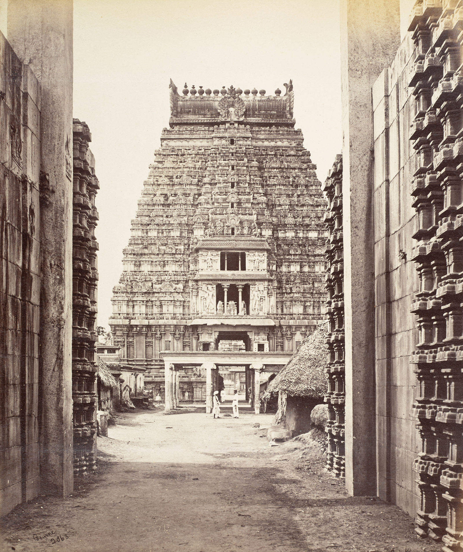 A gopuram, or gateway, of the Sri Ranganathaswamy Temple at Srirangam, Tiruchirapalli, Tamilnadu, India