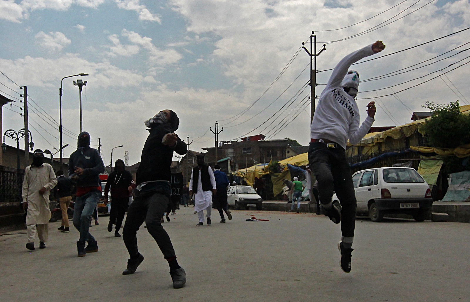 Kashmiri protesters clash with Indian police