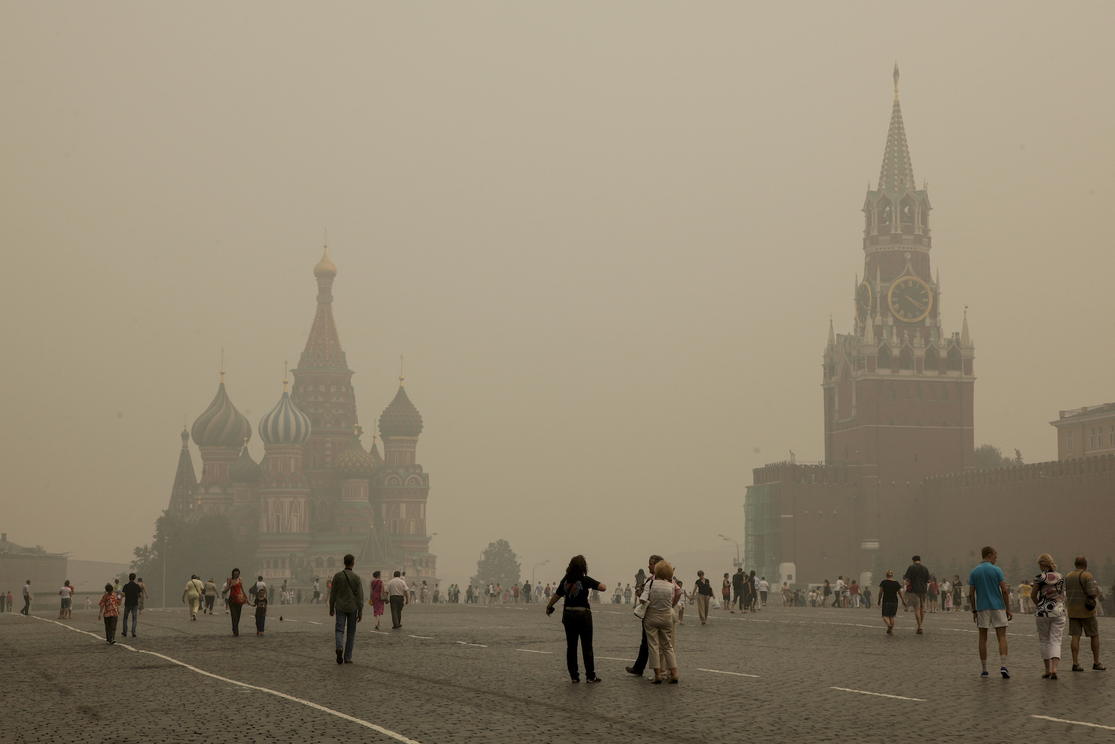 Wildfire smoke over the Red Square in Moscow, Russia, in August 2010