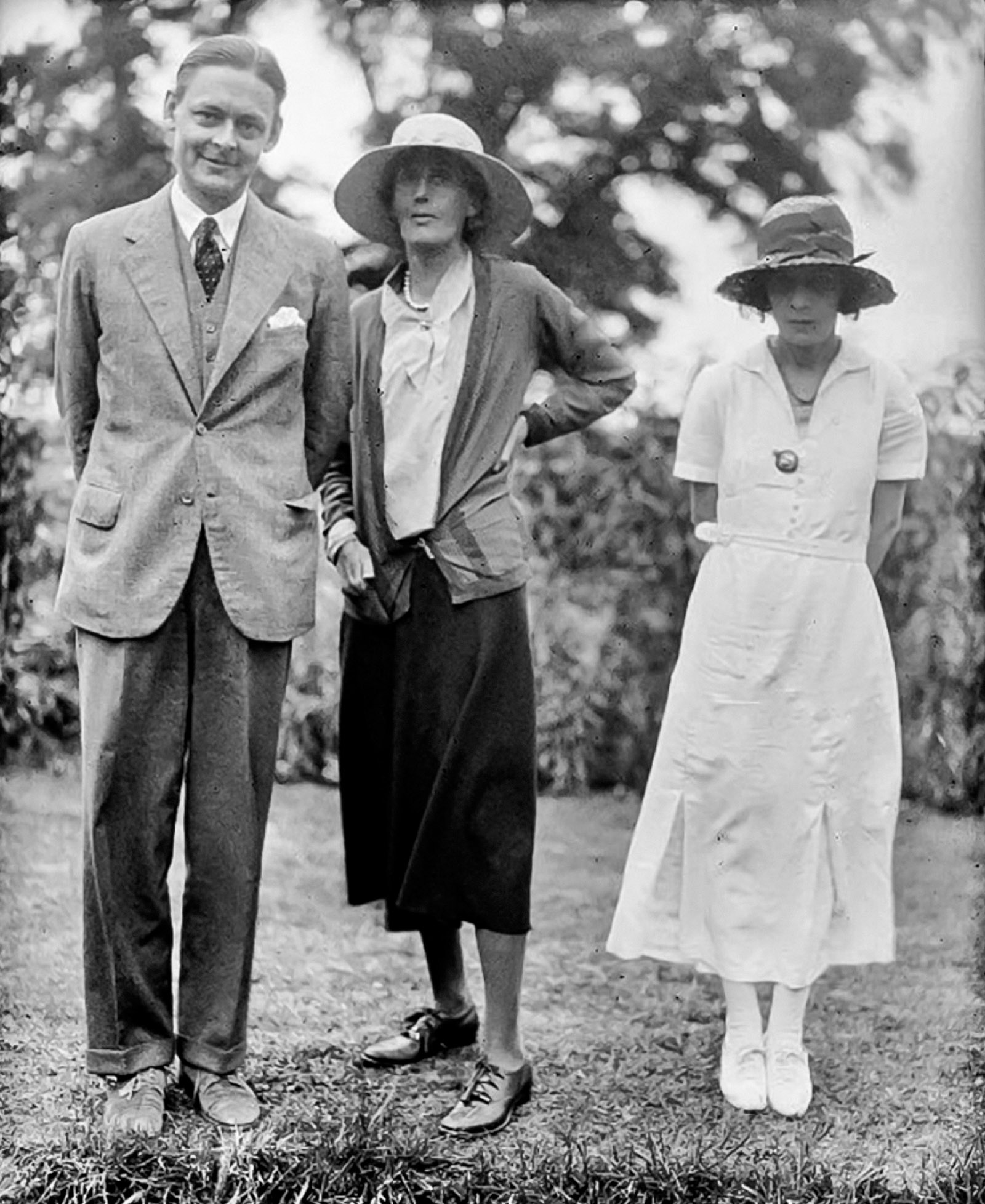 a photo of T.S. Eliot, Virginia Woolf, and Vivien Eliot