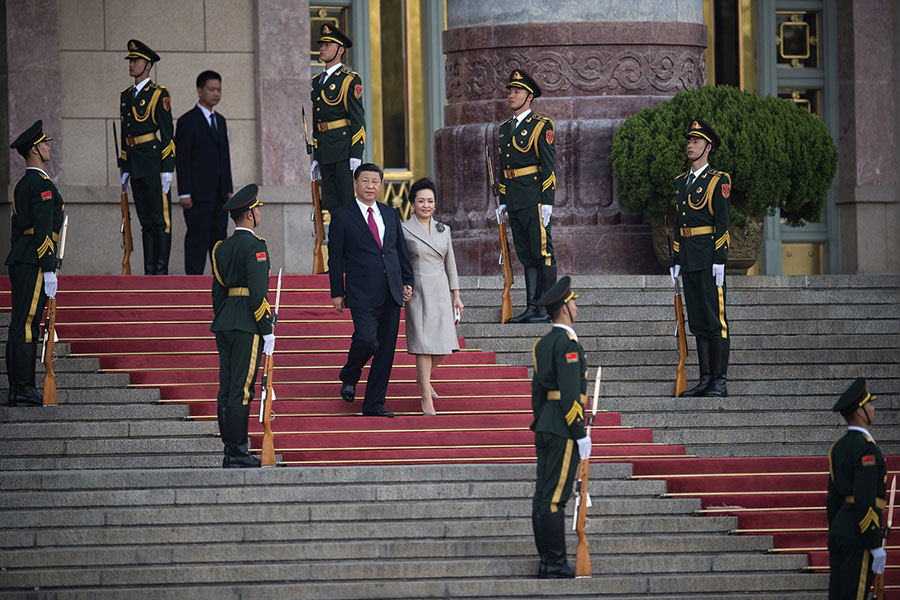 Chinese president Xi Jinping and his wife, Peng Liyuan, during a welcome ceremony for Argentine president Mauricio Macri