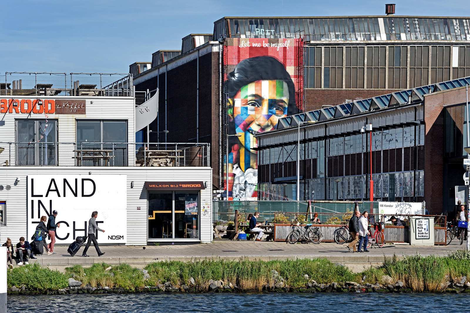 A mural of Anne Frank by Eduardo Kobra at the Street Art Museum, Amsterdam Noord