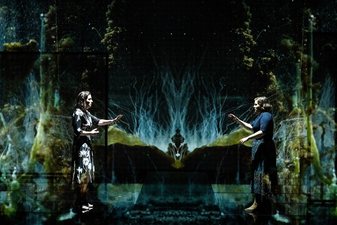 Jacquelyn Stucker and Ema Nikolovska in Picture a day like this at the Royal Opera House